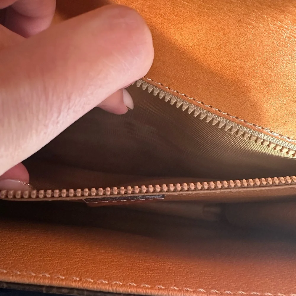 CELINE vintage shoulder bag. - Picture 7 of 9